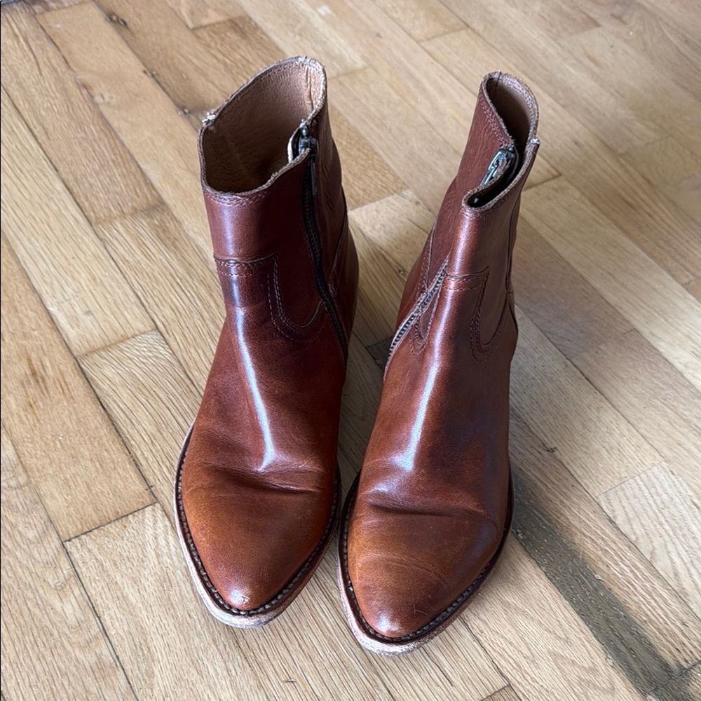 FRYE women’s  Brown Leather Boots
